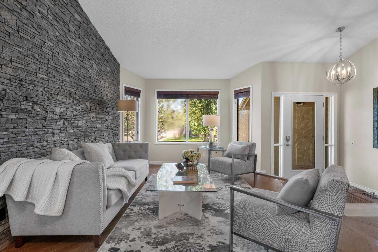 5 Sunvista Crescent SE