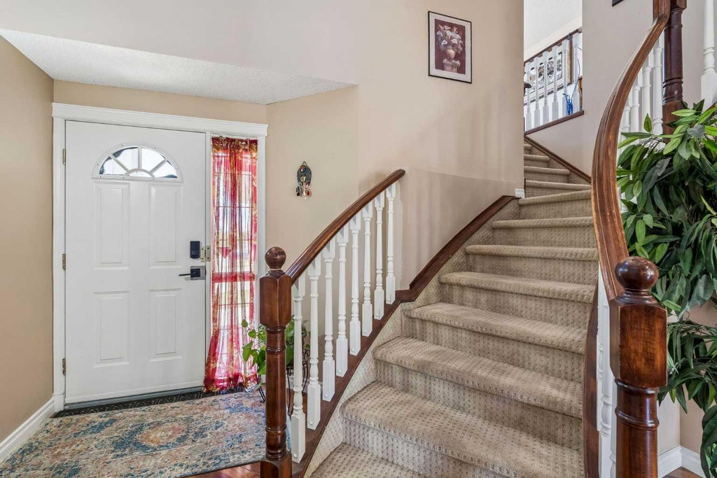 Photo of 86 Tuscany Ravine Road NW, Calgary, AB T3L 2R9 (MLS # A2323292)