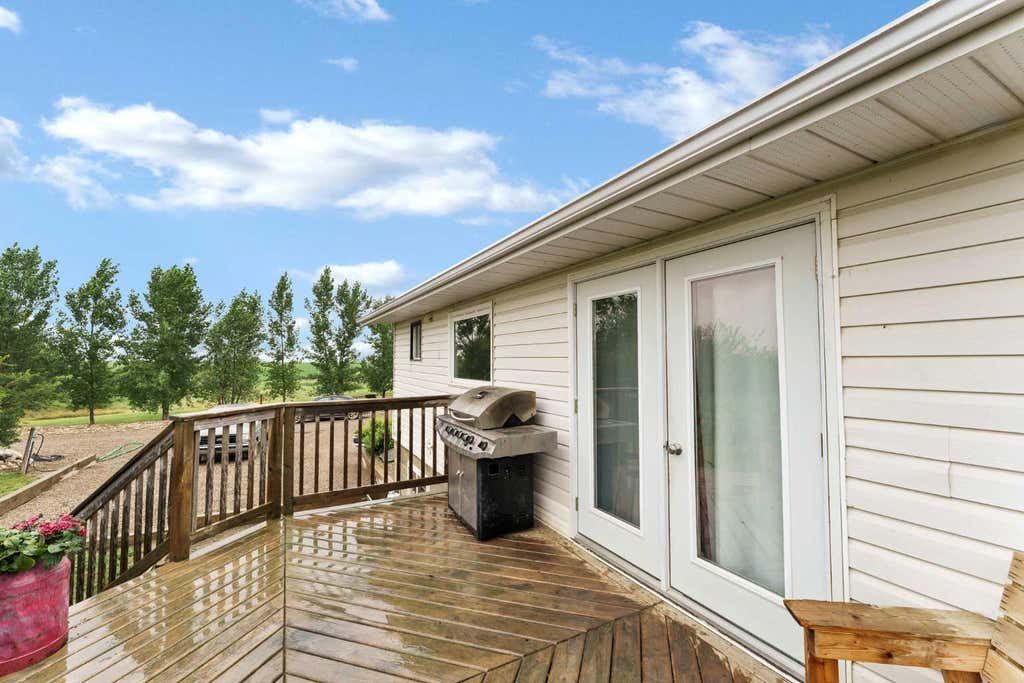 Photo of 94079 113 Range Road, Bow Island, AB T0K 0G0 (MLS # A2337735)