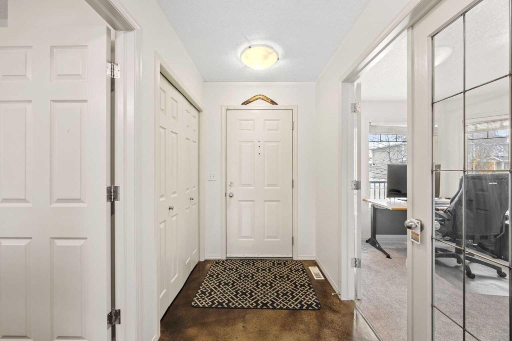 Photo of 75 West Springs Way SW, Calgary, AB T3H 4P5 (MLS # A2355033)