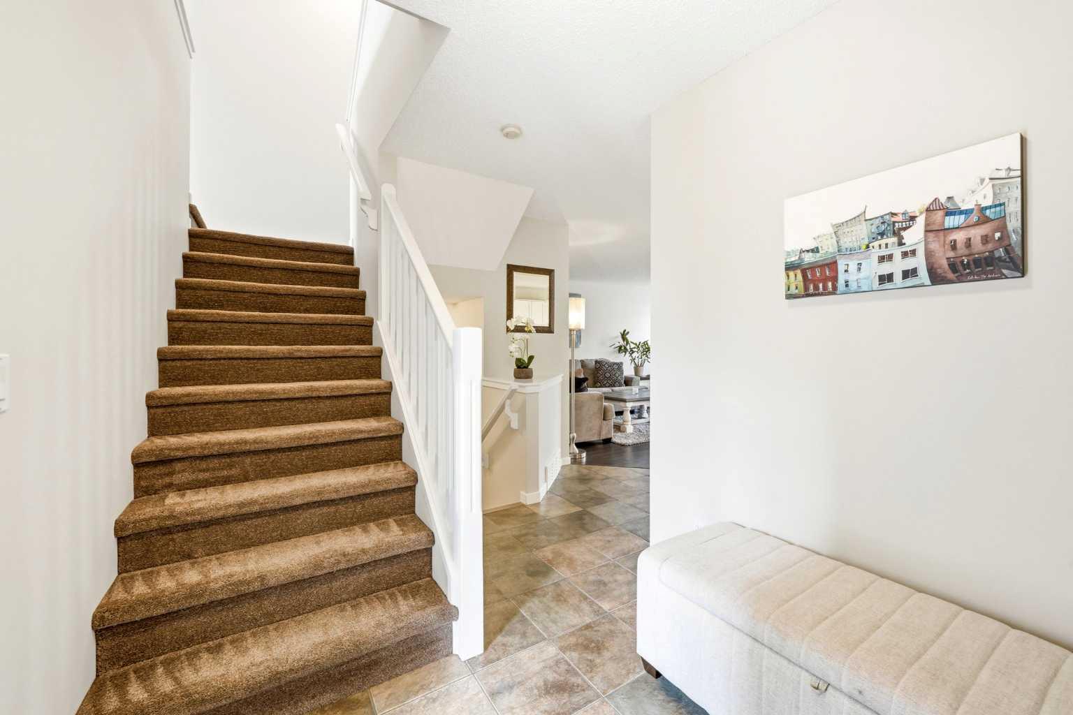 82 Springborough Point SW