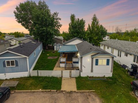 Photo of 212 Greenwich Lane, Fort McMurray, AB T9H 3Z3 (MLS # A2322807)