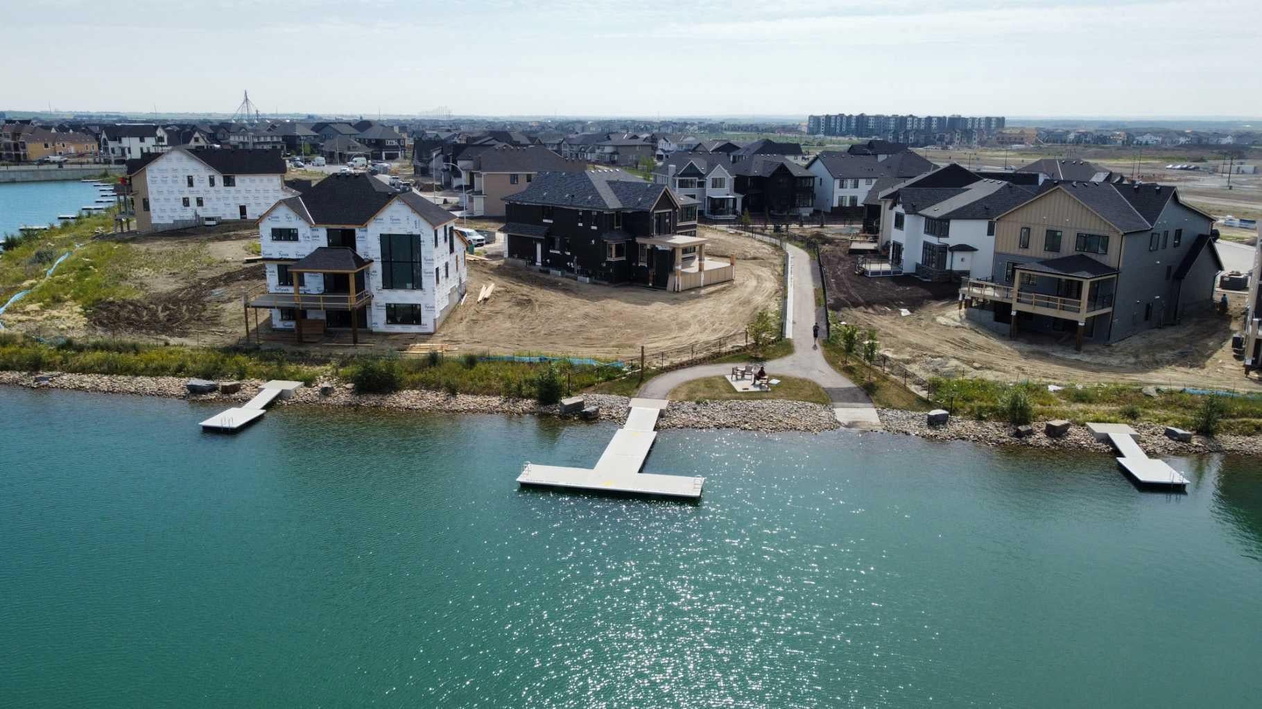 501 Marina Grove SE