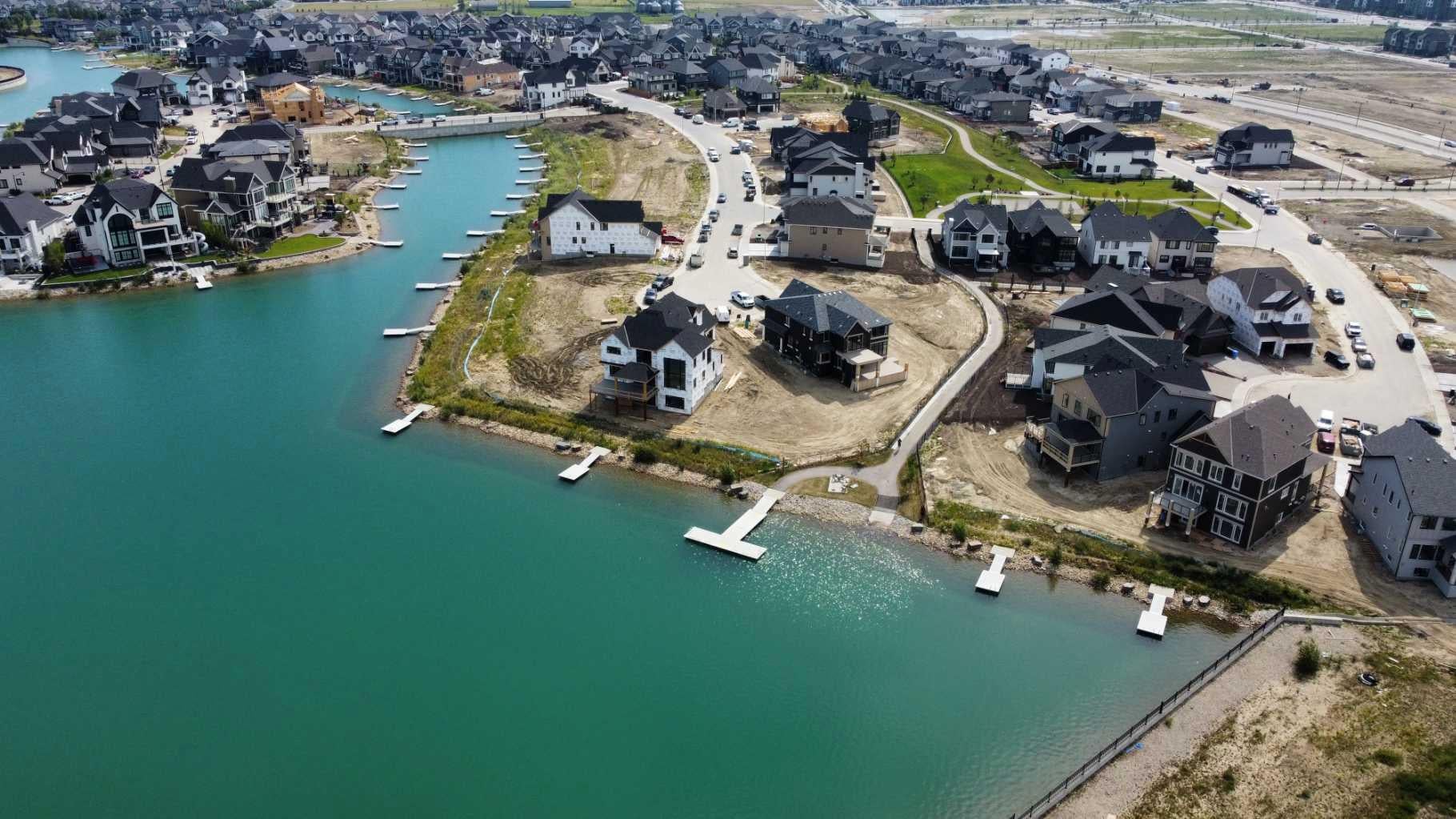 501 Marina Grove SE