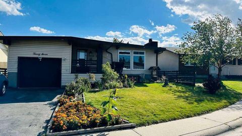 27 Penworth Place SE Calgary AB T2A 4G4