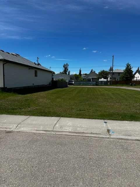 Photo of 344 Parkview Estates, Strathmore, AB T1P 1K8 (MLS # A2321153)