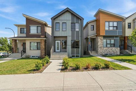 Photo of 8 Heartwood Lane SE, Calgary, AB T3S 0P9 (MLS # A2302062)