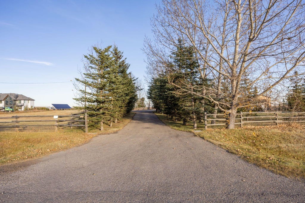 Photo of 23 Mountain View Place, Rural Rocky View County, AB T3P 1A6 (MLS # A2353061)