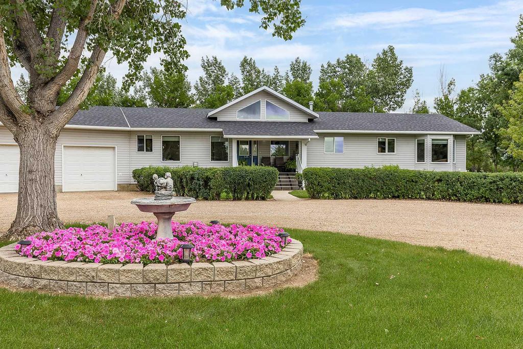 Photo of 92079 Hwy 885, Rural Forty Mile No. 8, County of, AB T0K 1K0 (MLS # A2293967)