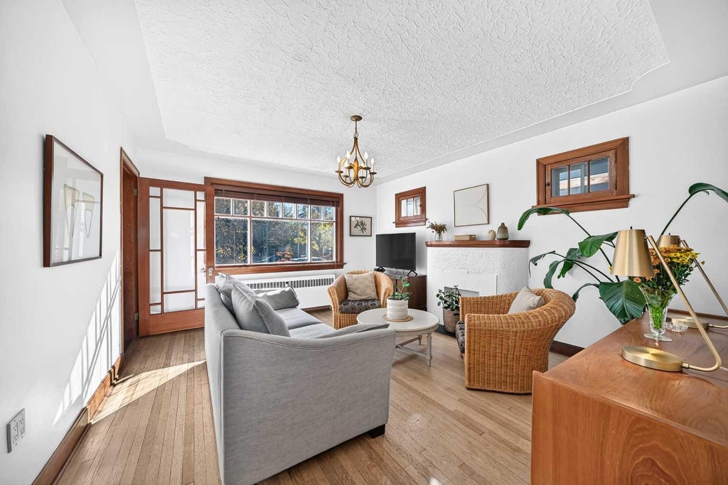 Photo of 532 18 Avenue NW, Calgary, AB T2M 0T6 (MLS # A2351156)