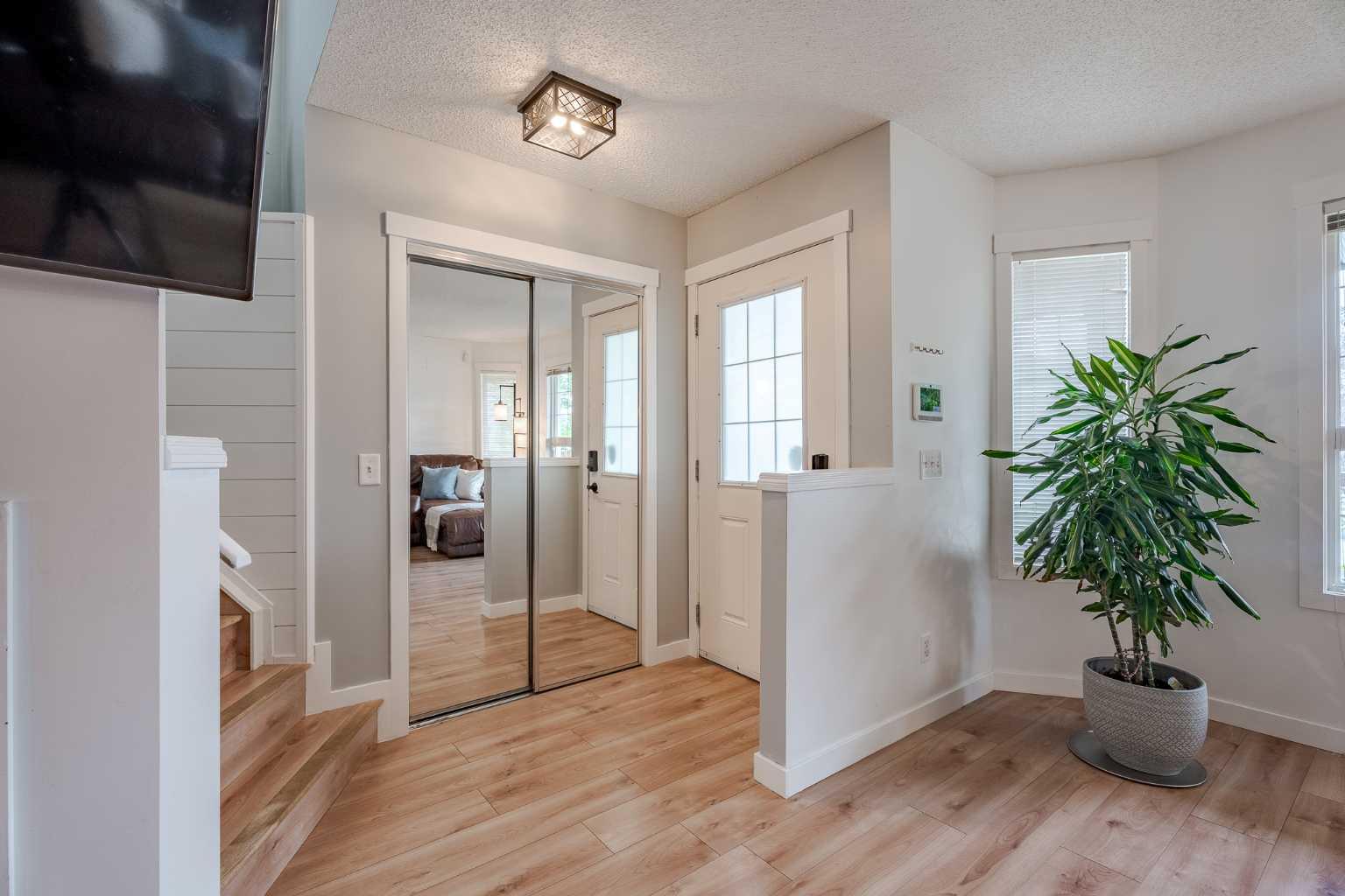 93 Evansford Circle NW