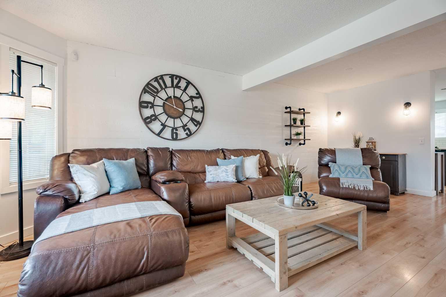 93 Evansford Circle NW