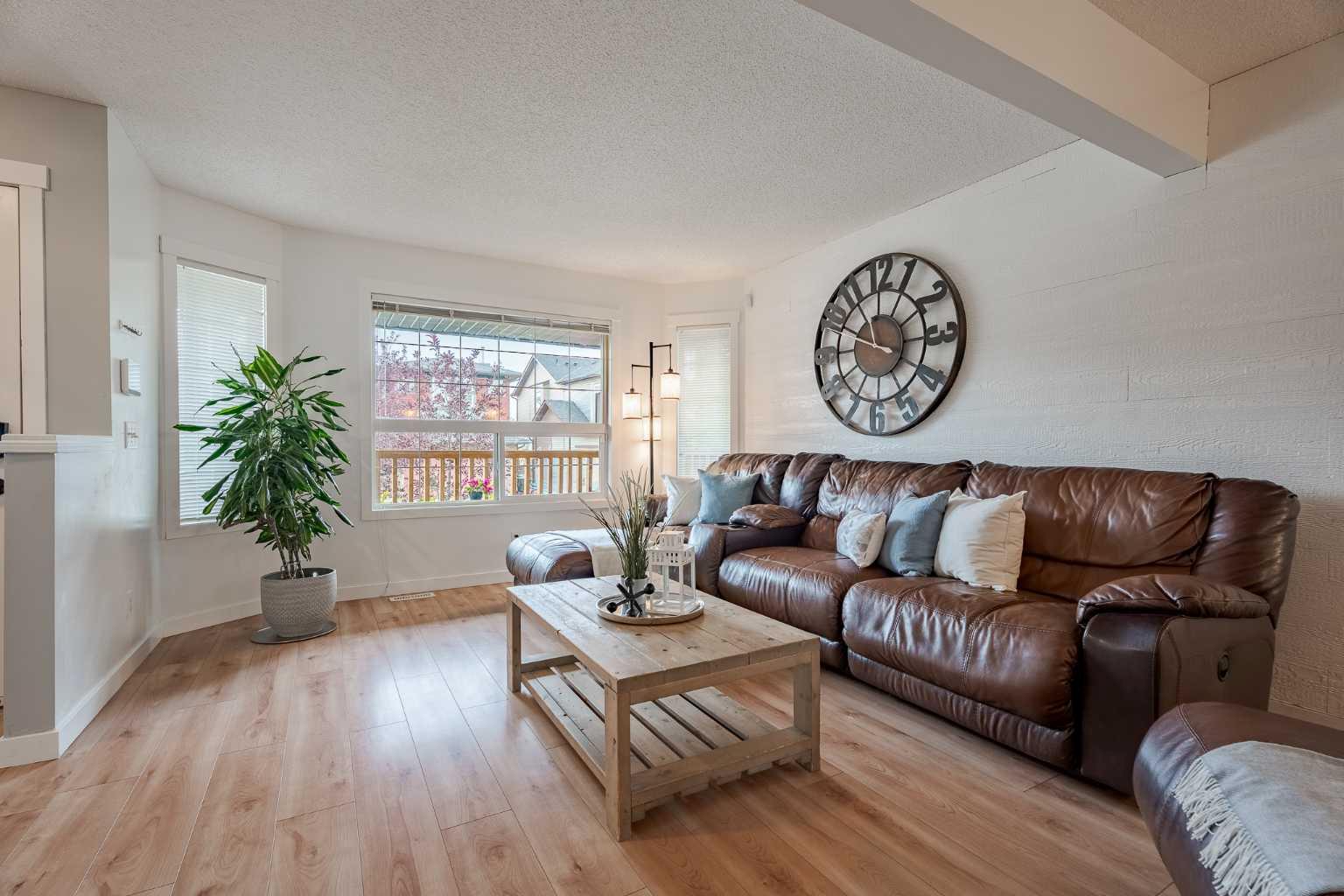 93 Evansford Circle NW