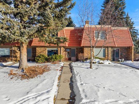 714 Willow Park Drive SE 17 Calgary AB T2J 0L8