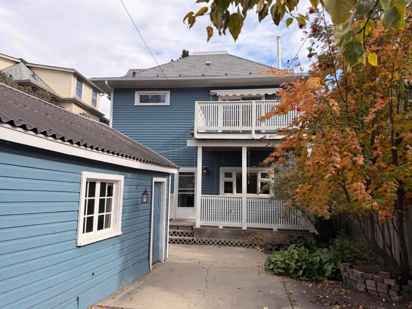 3217 Elbow Drive SW