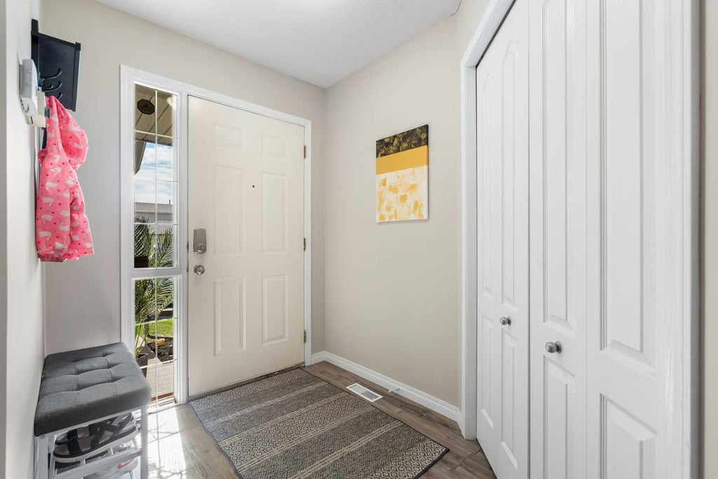 Photo of 71 Royal Birch Manor NW, Calgary, AB T3G 5J8 (MLS # A2328901)