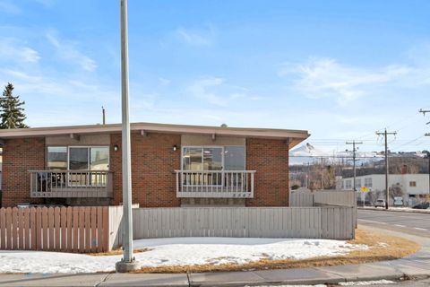 8547 47 Avenue NW Calgary AB T3B 1Z8