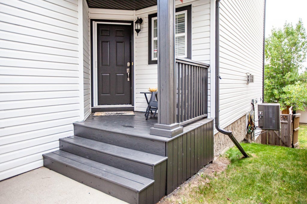 Photo of 443 Tuscany Ridge Heights NW, Calgary, AB T3L 3B6 (MLS # A2335456)