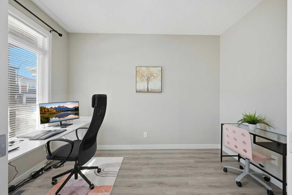 75 Howse Crescent NE