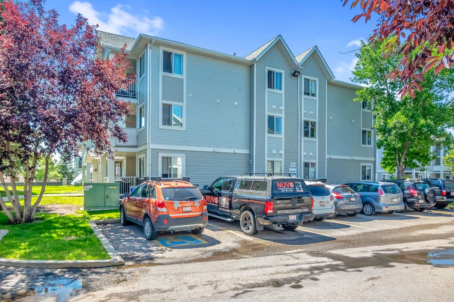 4204 valleyview Park SE 204