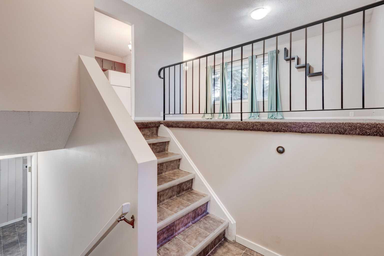 43 Midridge Gardens SE