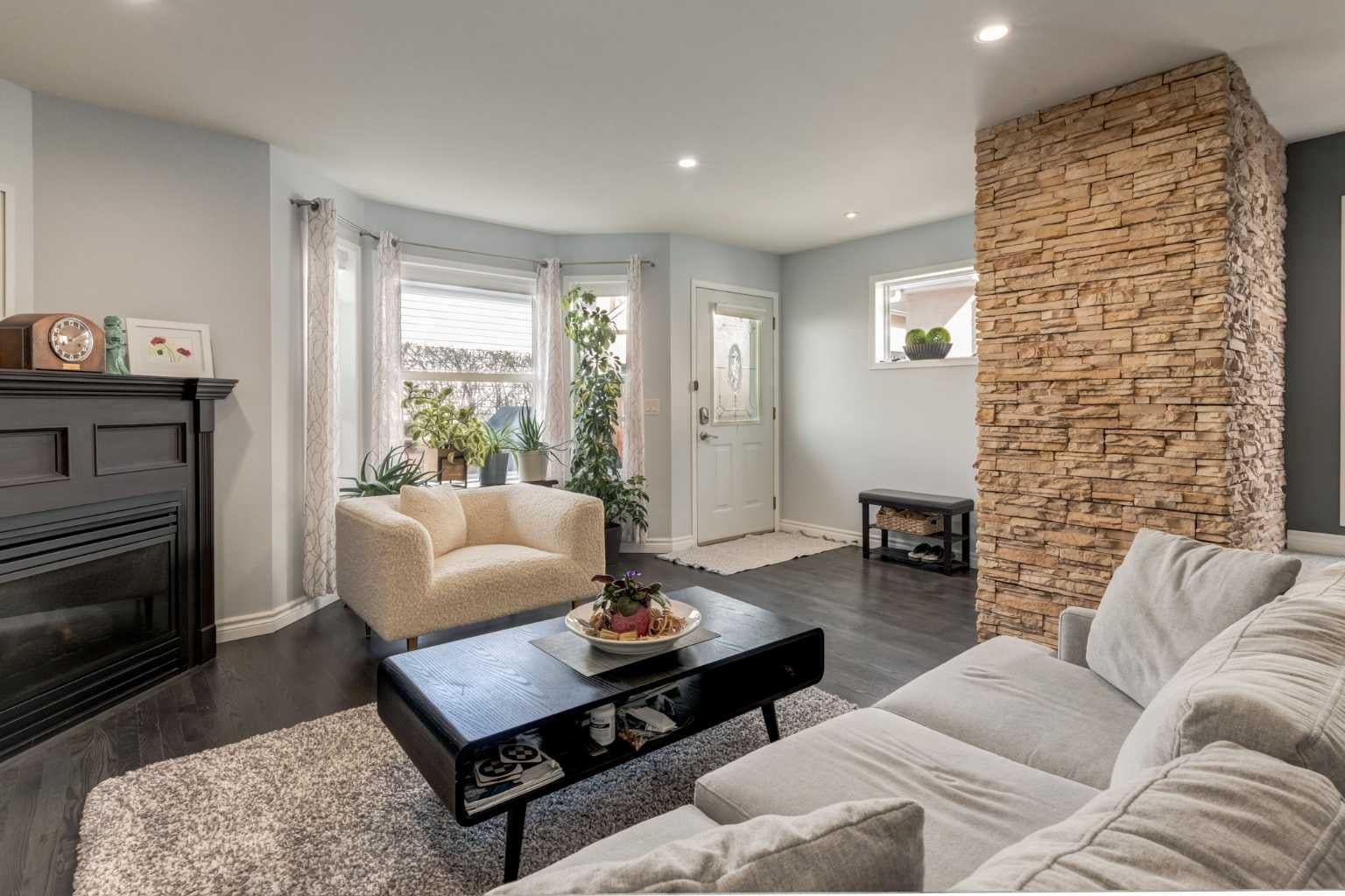 2013 24 Street SW 2