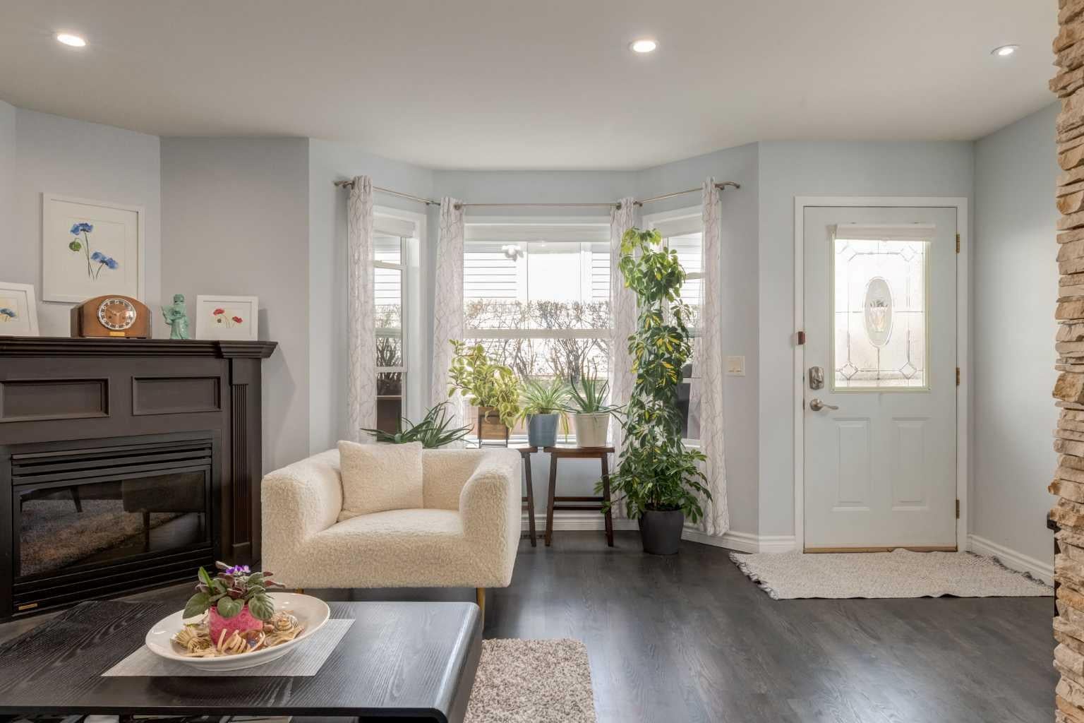 2013 24 Street SW 2