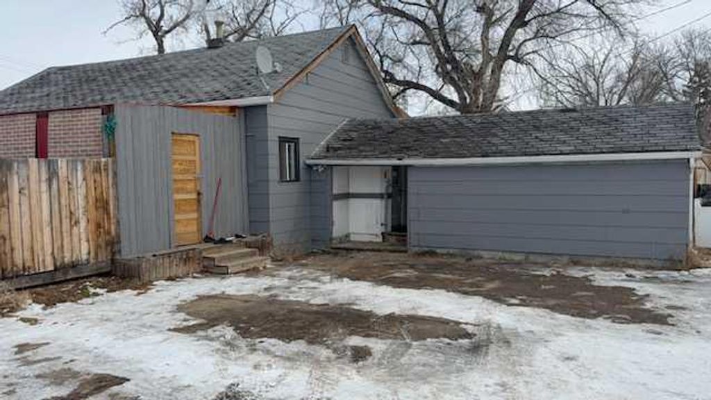 Photo of 899 3 Avenue W, Drumheller, AB T0J 0Y3 (MLS # A2291328)