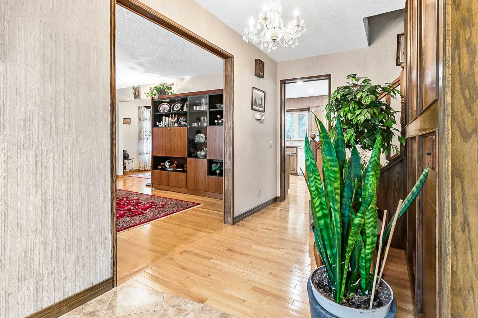 224 Pump Hill Crescent SW