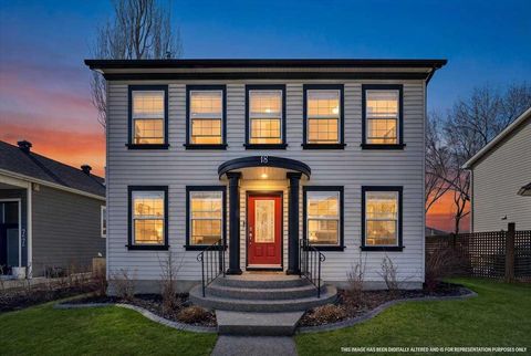 Photo of 18 Inverness Rise SE, Calgary, AB T2Z 2X2 (MLS # A2303917)