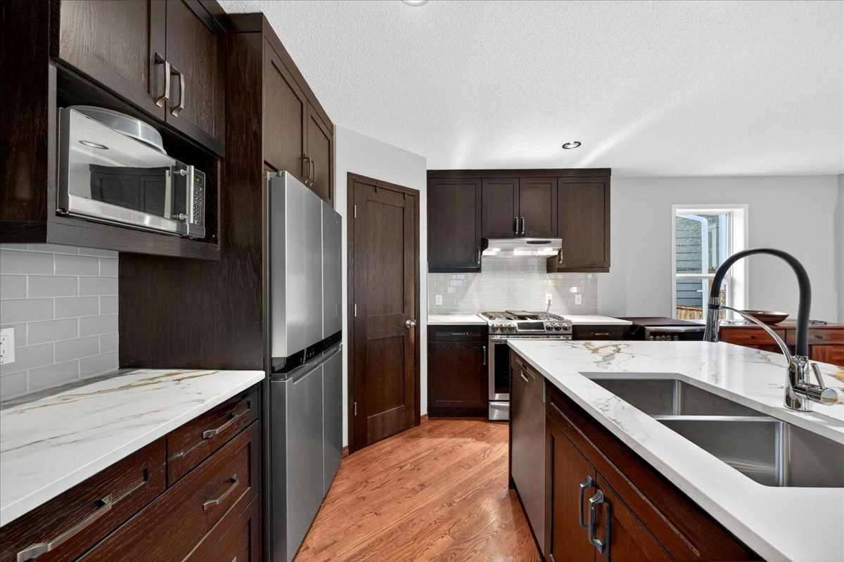 18 Inverness Rise SE