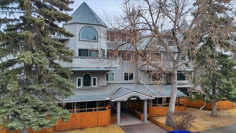 1720 13 Street SW 103 Calgary AB T2T 3P4