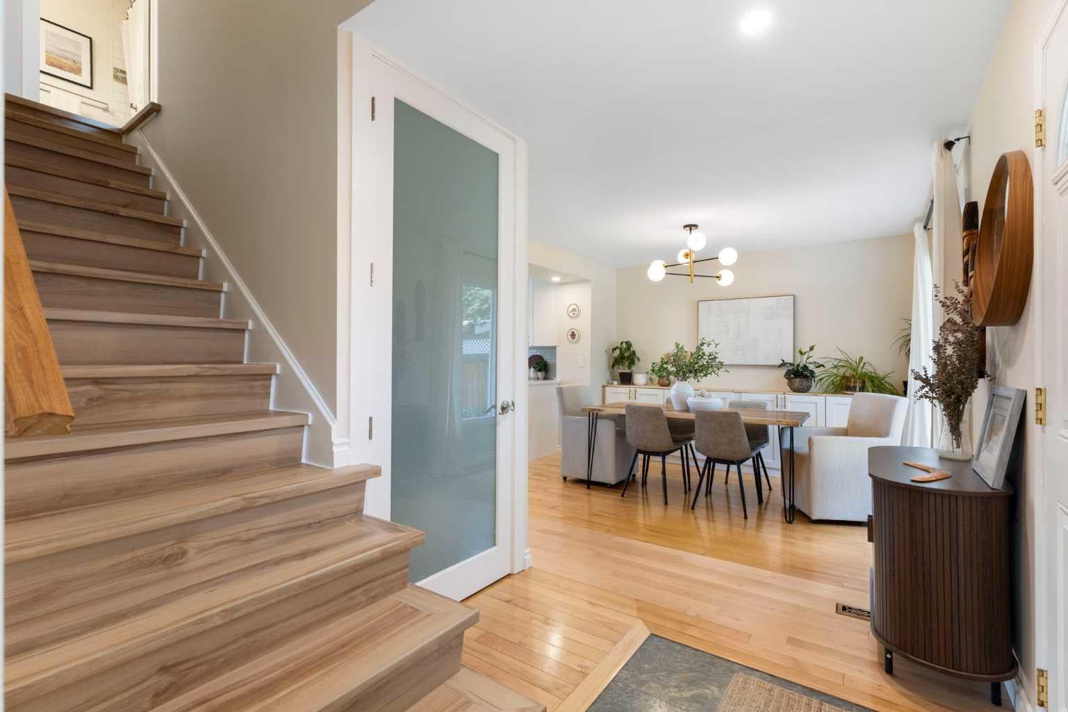 8 Midridge Bay SE