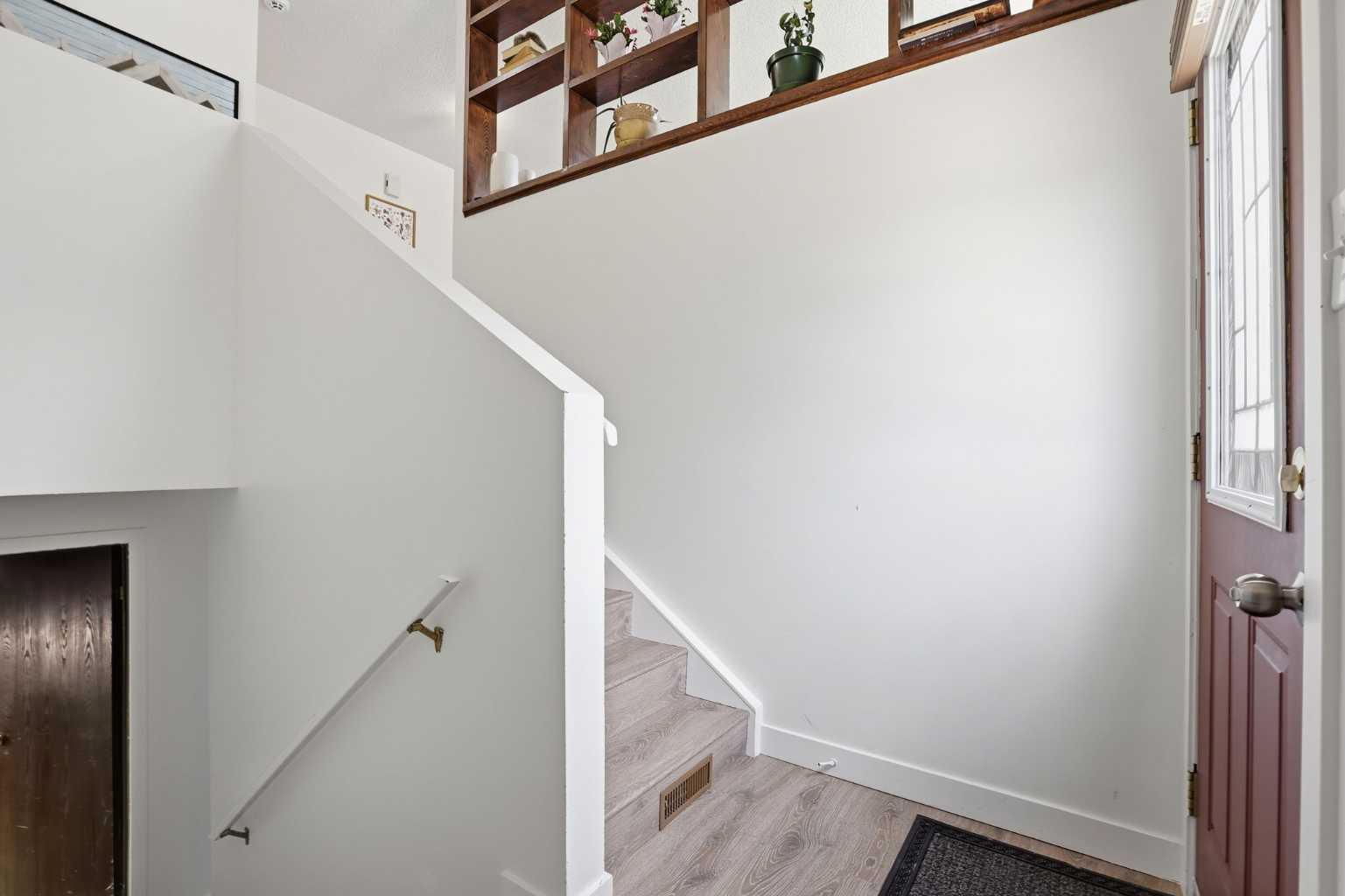 437 Maplewood SE