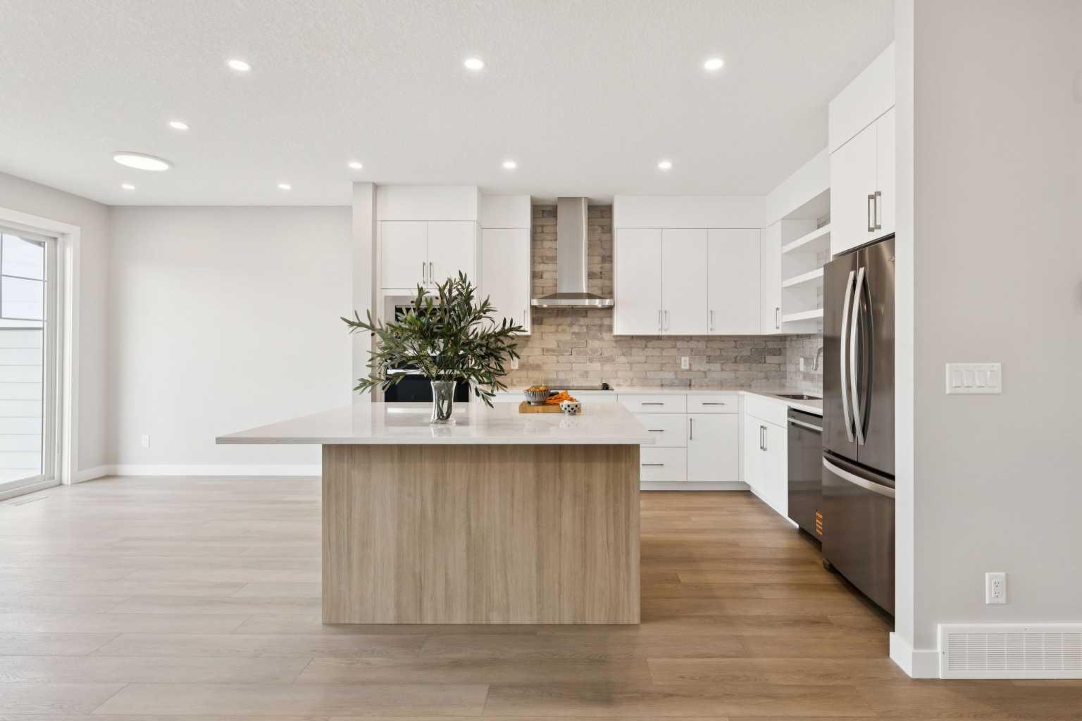 215 Greenwich Drive NW