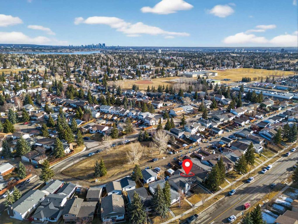 Photo of 3627 Cedarille Drive SW, Calgary, AB T2W 3J5 (MLS # A2295281)