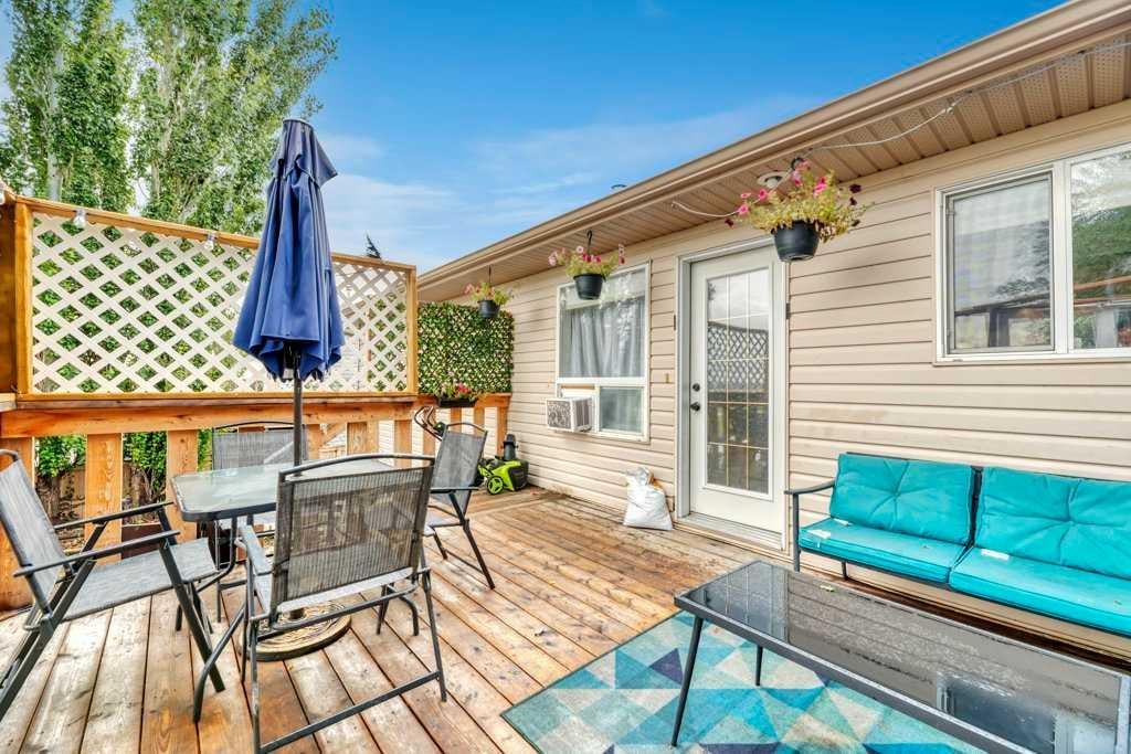 1907 Strathcona Terrace