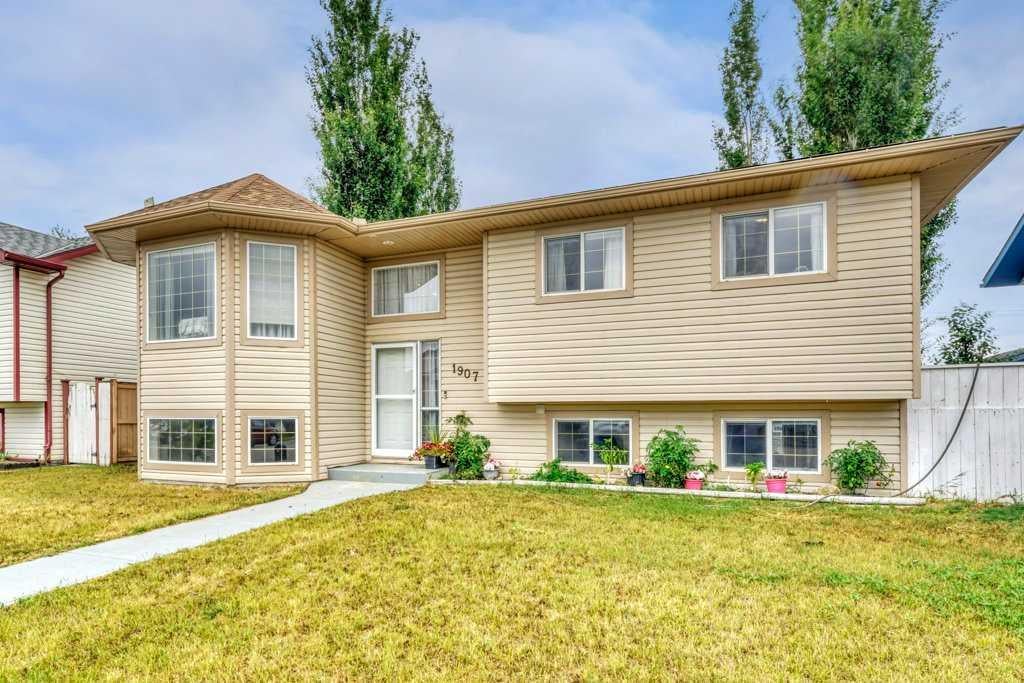 1907 Strathcona Terrace