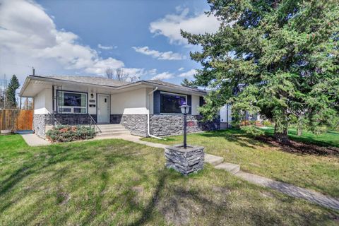 Photo of 3112 34 Avenue SW, Calgary, AB T3E 0Z1 (MLS # A2309151)
