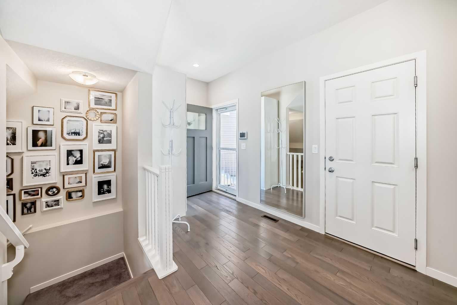 35 Walden Mount SE