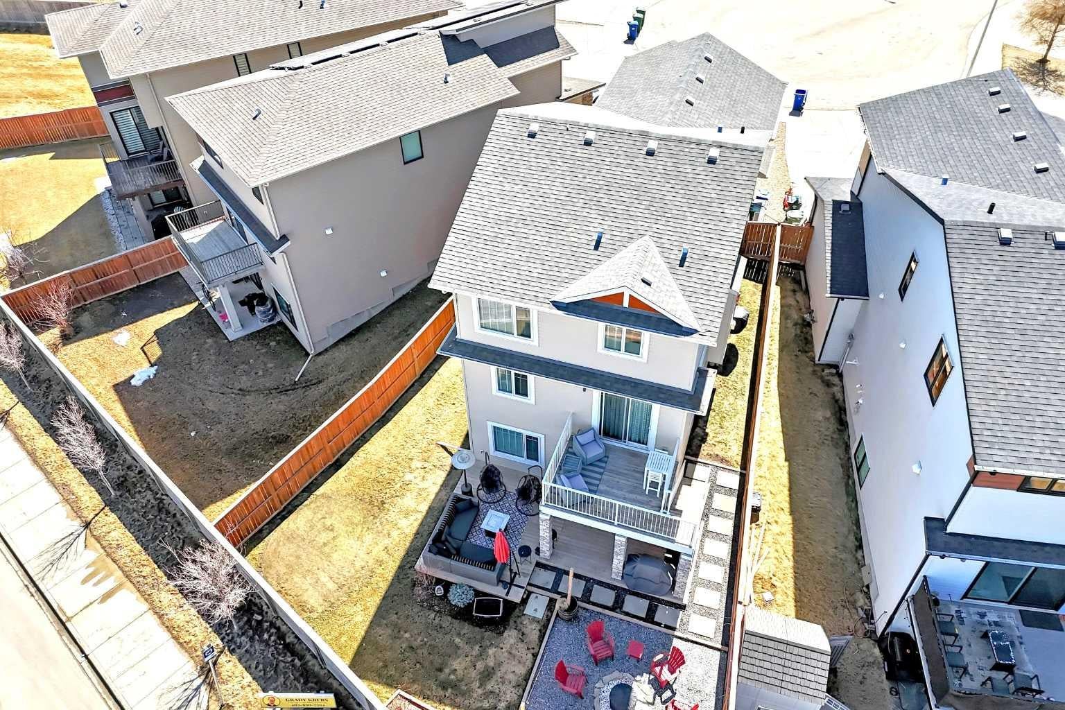 35 Walden Mount SE