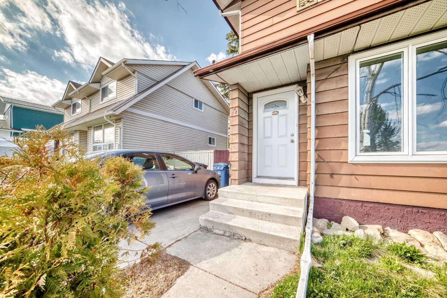 4 Fonda Crescent SE
