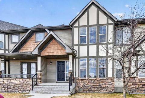 150 Everridge Common SW Calgary AB T2Y 5H1