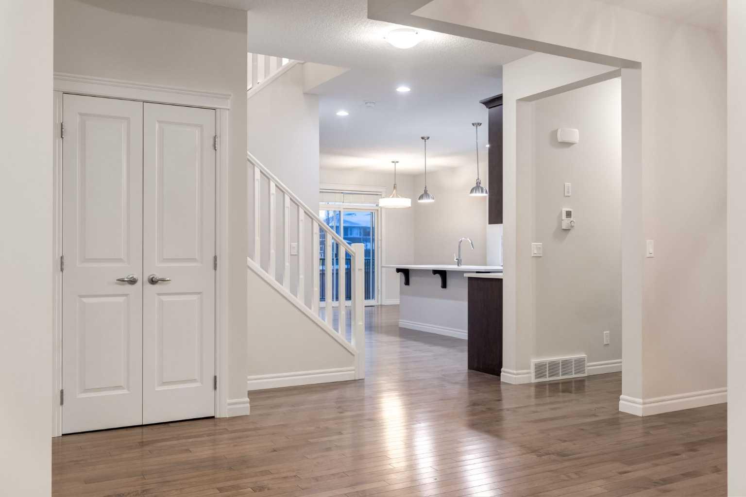 104 HILLCREST Avenue SW