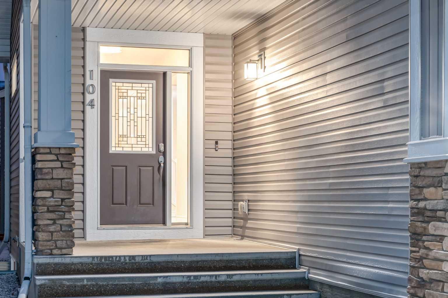 104 HILLCREST Avenue SW