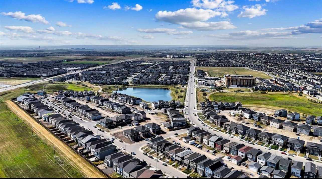 21 Cornerbrook Lane NE