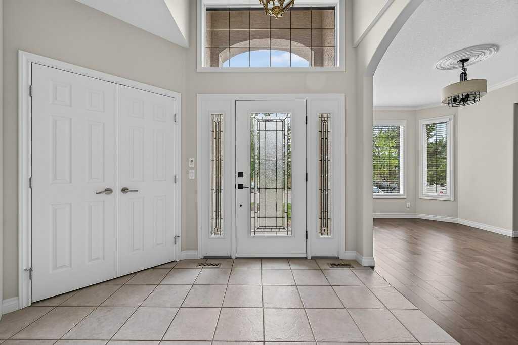 52 Sandstone Ridge Crescent