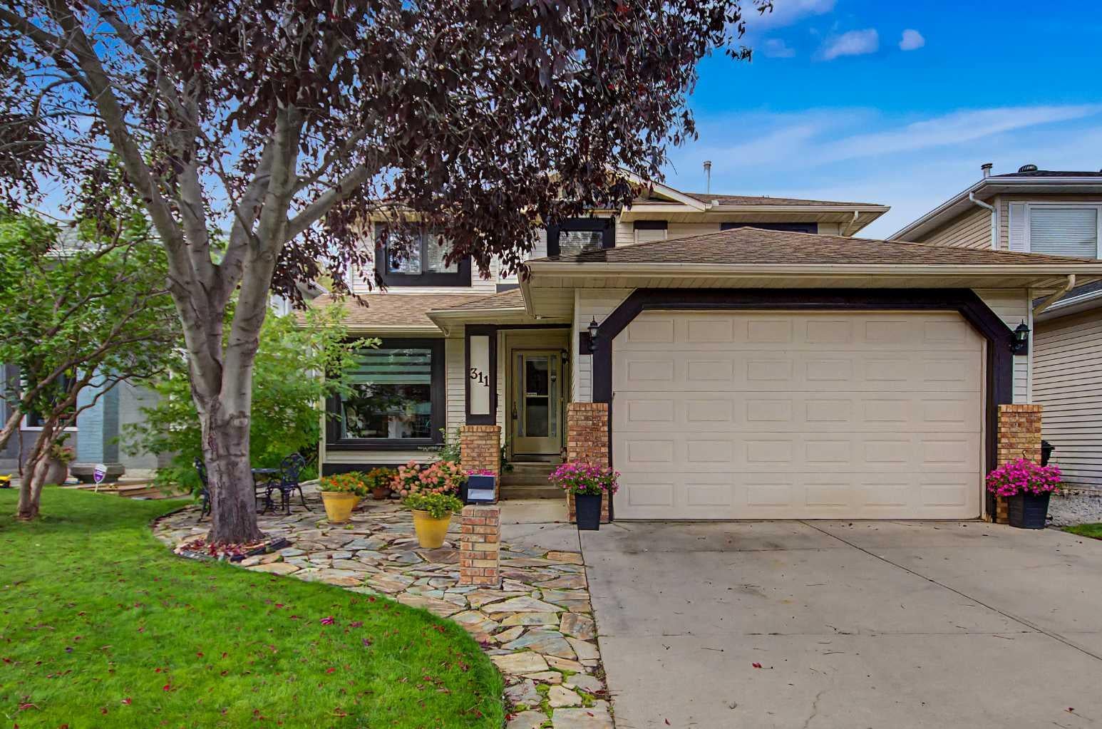 311 Douglasbank Green SE