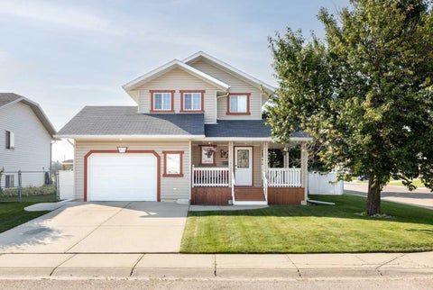 Photo of 4344 60A Avenue Crescent, Innisfail, AB T4G 1L2 (MLS # A2341162)