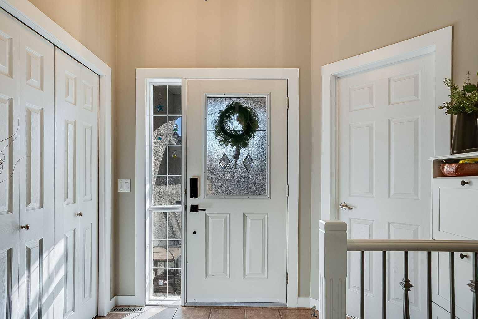 211 Lineham Acres Close NW